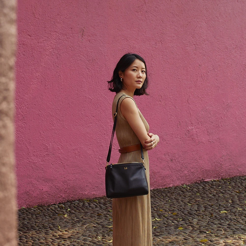 Lo & Sons Crossbody Bag in Brick Red with Gold Hardware - Picture 7 of 8